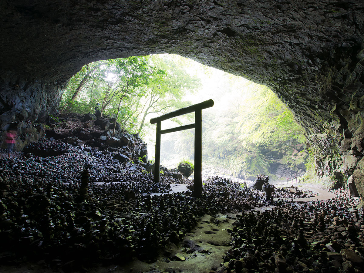 Amano-iwato Shrine and Amano Yasugawara