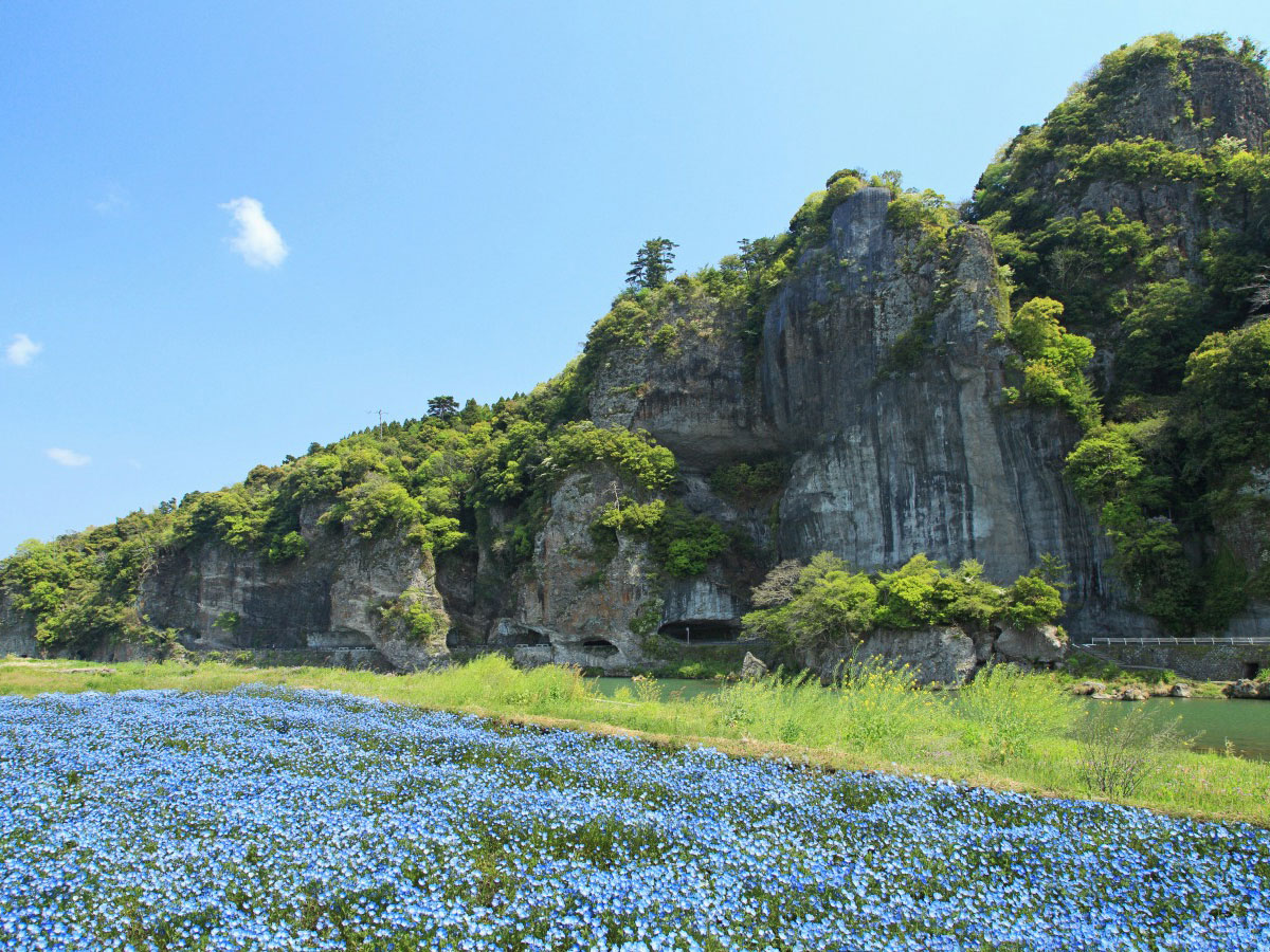 Ao-no-domon Tunnel